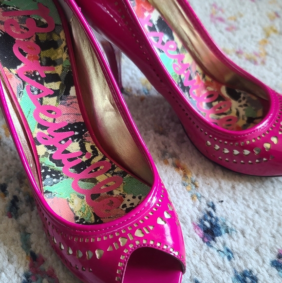 Betseyville Peep Toe Heels - Picture 3 of 4